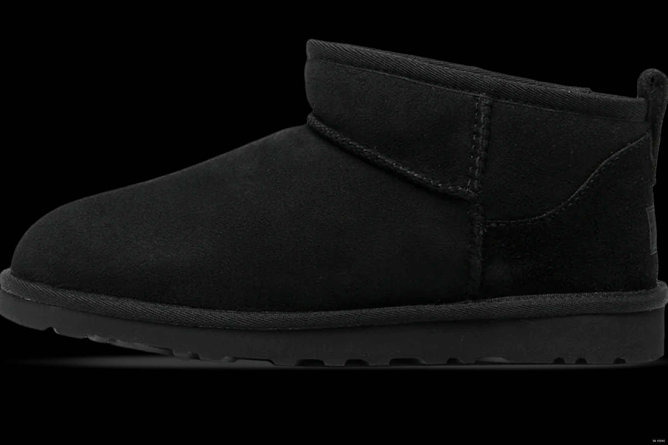 Classic W Ultra Black UGG Mini 0715